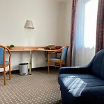 Akzent Congresshotel 4* הוירסוורדה