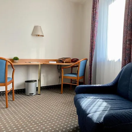 Akzent Congresshotel 4* הוירסוורדה